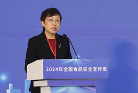 海關(guān)總署黨委委員、政治部主任呂偉紅_副本.jpg
